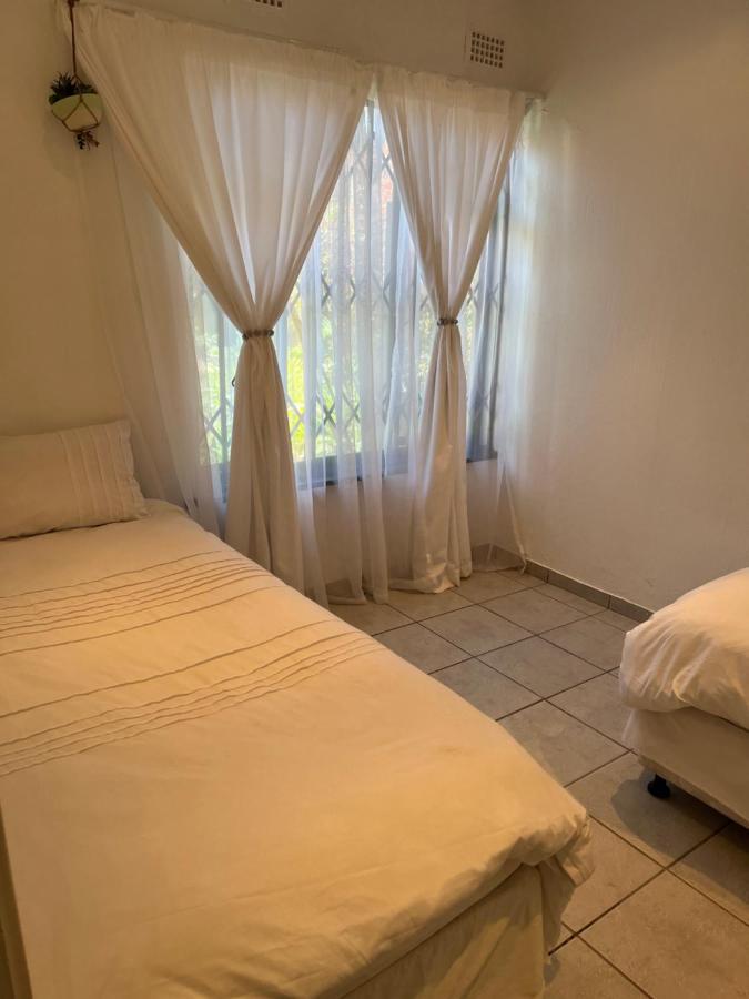 Mtunzi Park, 39 Peaceful Shores Villa Scottburgh Bagian luar foto